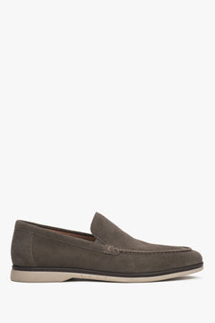 Stylish men’s velour loafers in saddle brown, perfect for casual and formal wear.
