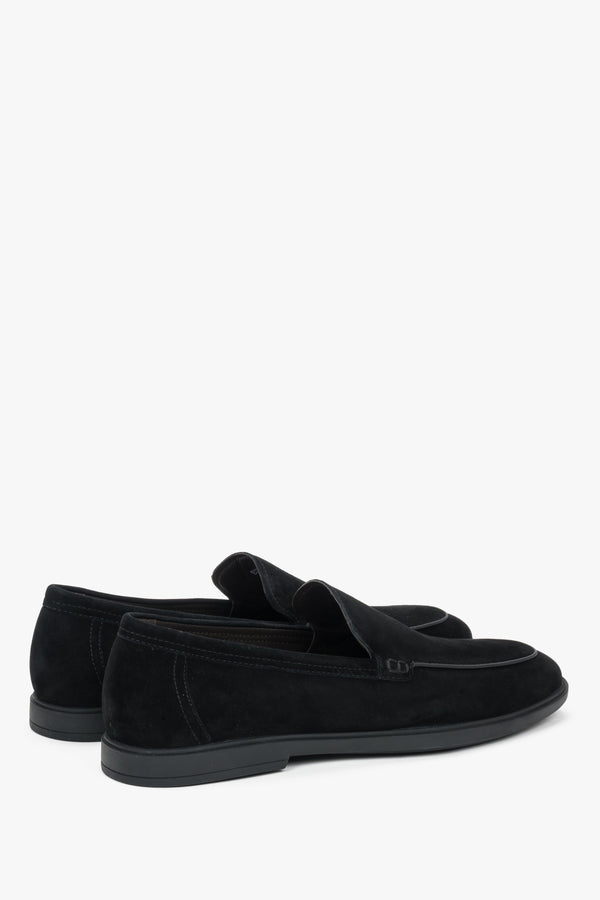 Minimalist men's black loafers with a tapered silhouette and genuine leather lining.