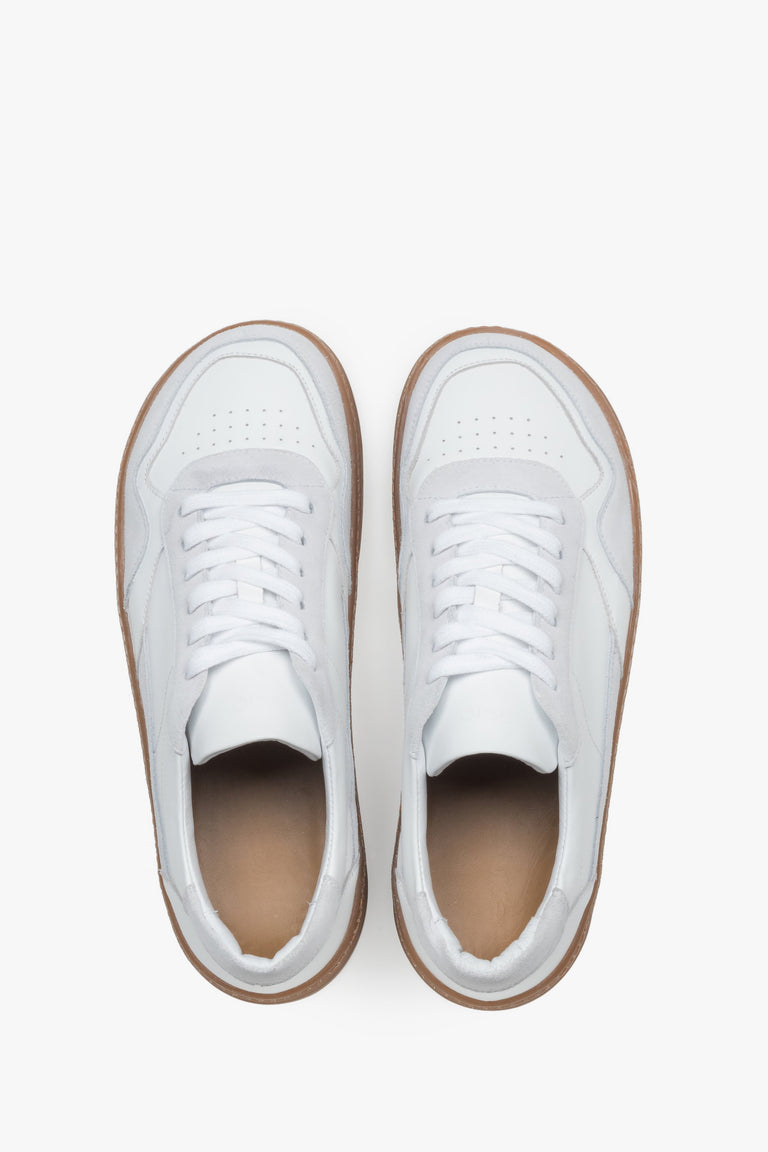 Minimalist men’s barefoot sneakers combining sporty elegance with the comfort of natural walking.