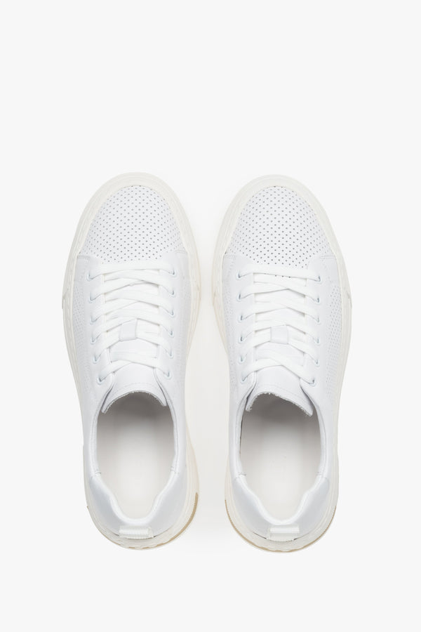 White leather lace-up sneakers with a contrasting sole insert.