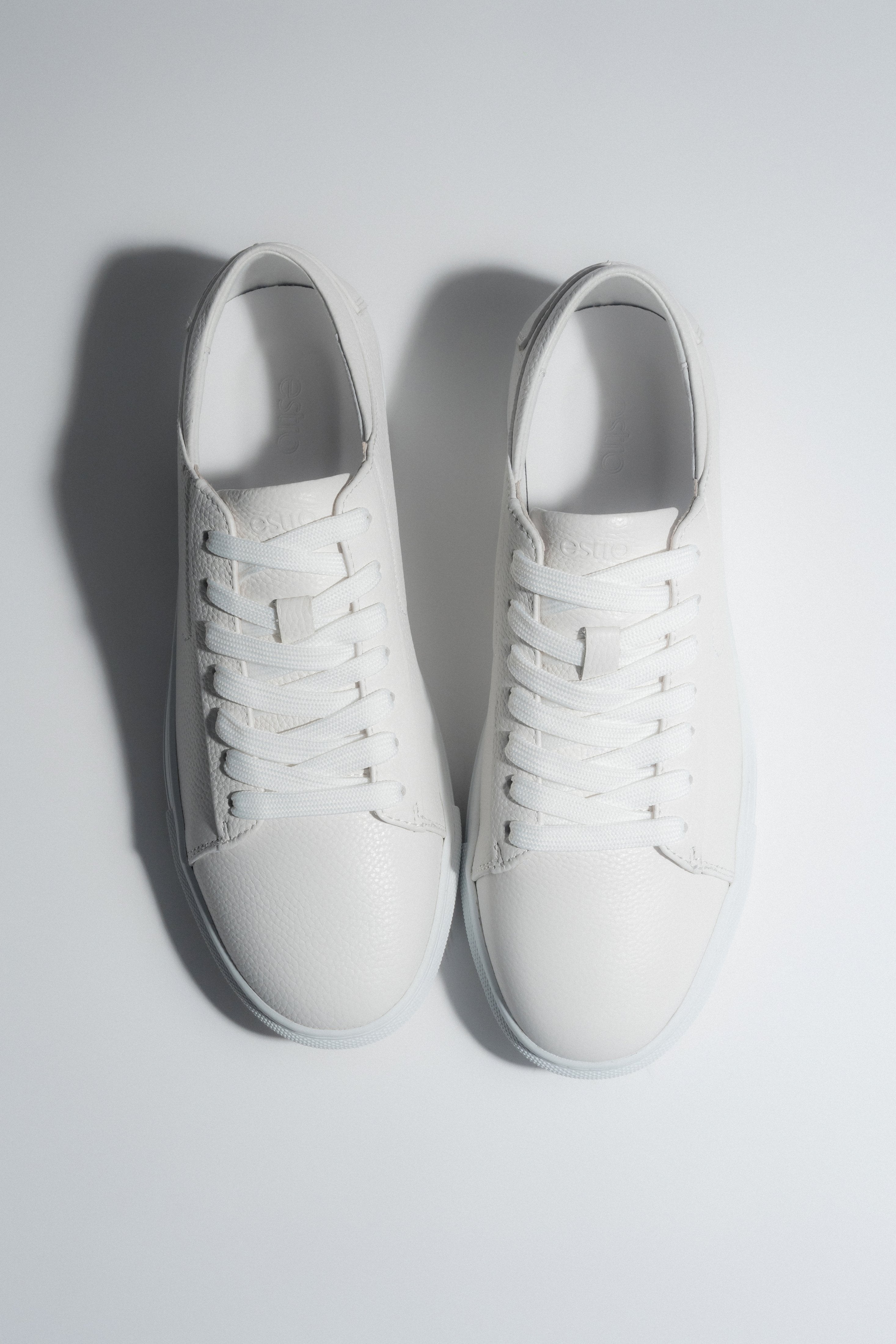 Men’s White Sneakers in Genuine Leather with a Soft Sole Estro ER00119055.