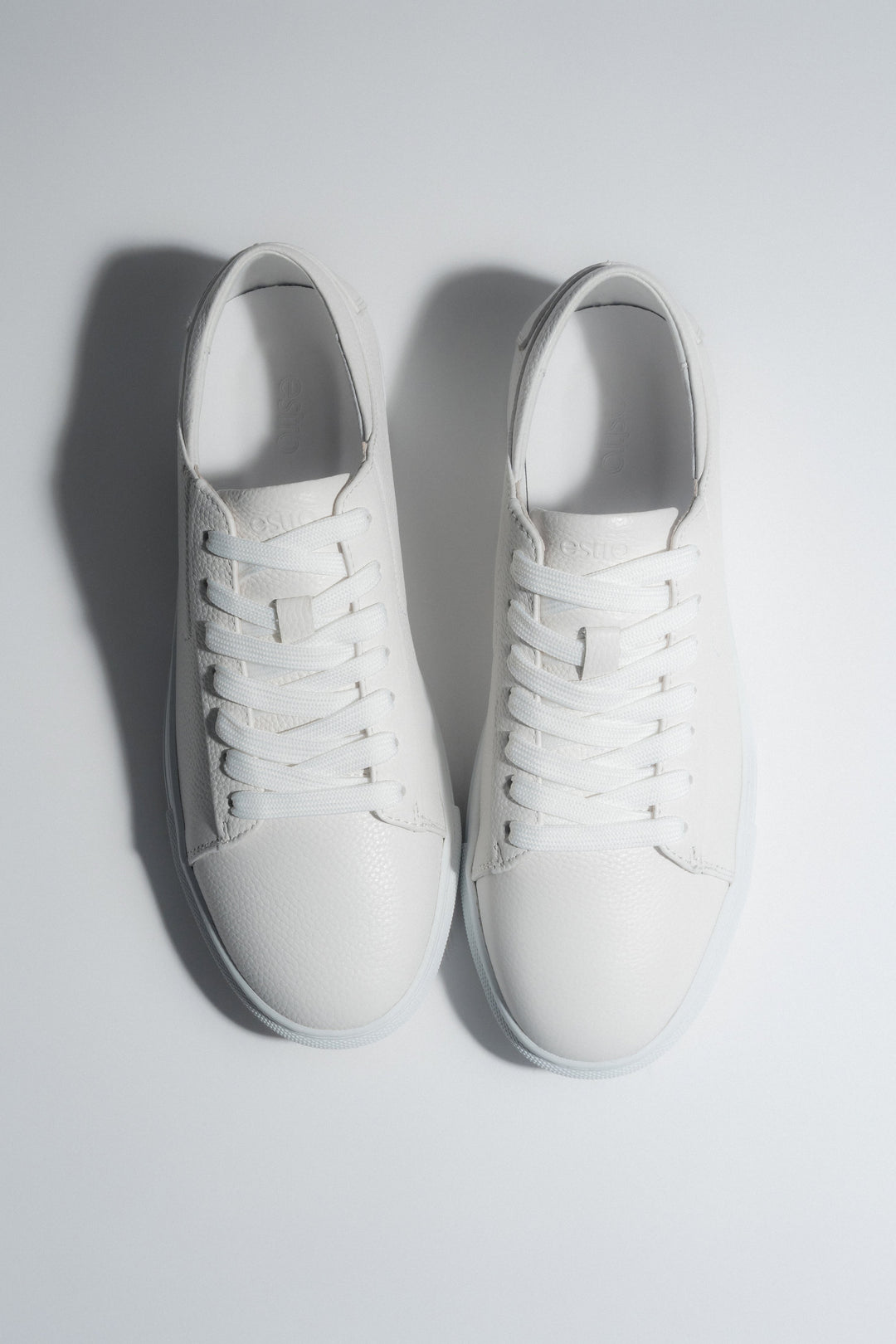 Men’s White Sneakers in Genuine Leather with a Soft Sole Estro ER00119055.