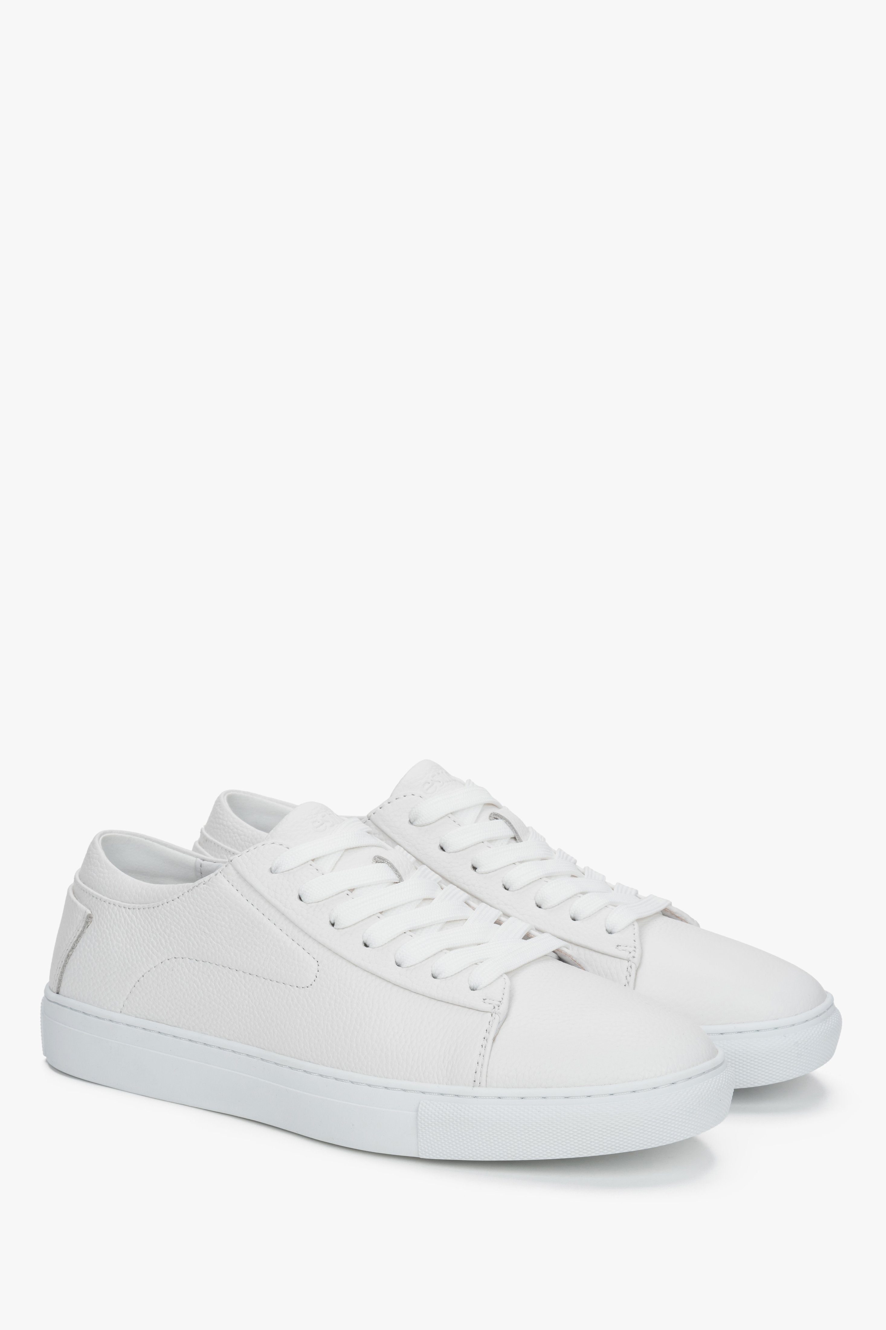 Men’s white sneakers in genuine leather with a soft rubber sole Estro.