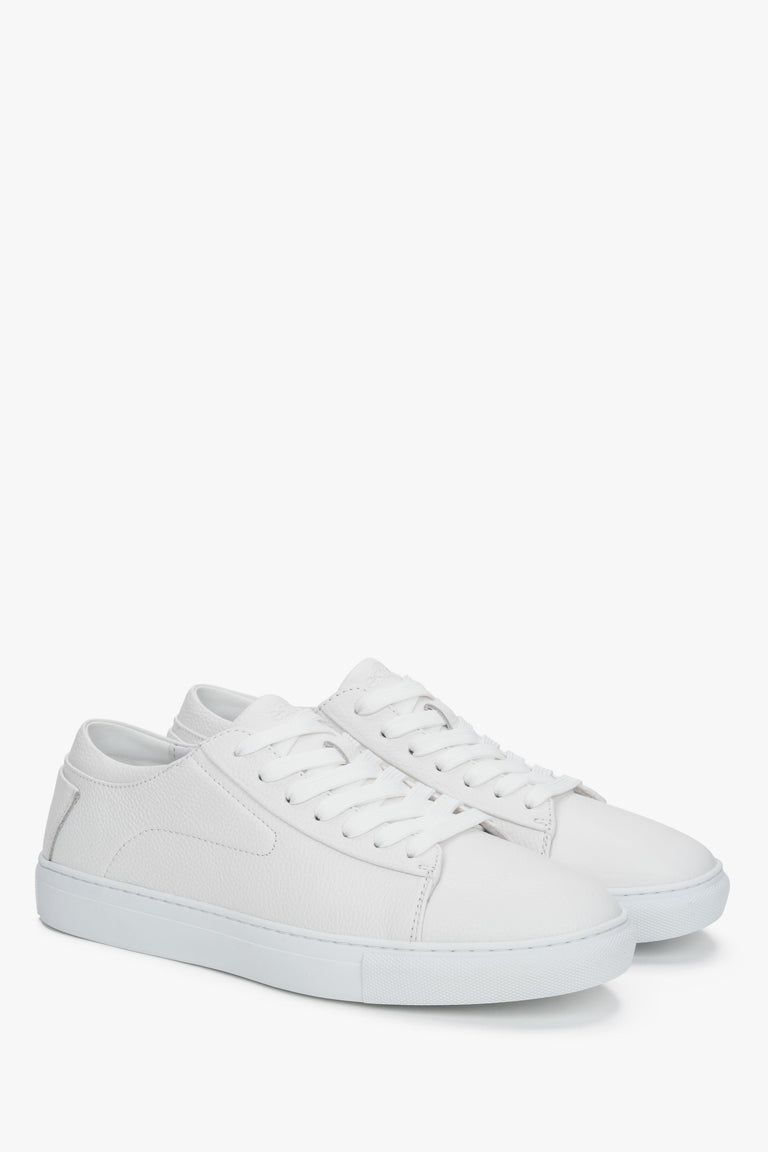 Men’s white sneakers in genuine leather with a soft rubber sole Estro.