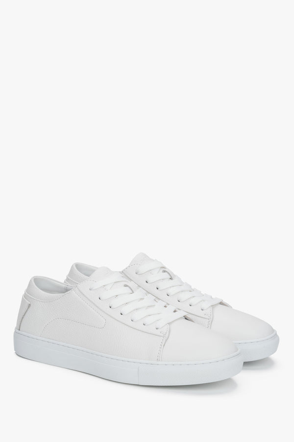 Men’s white sneakers in genuine leather with a soft rubber sole Estro.