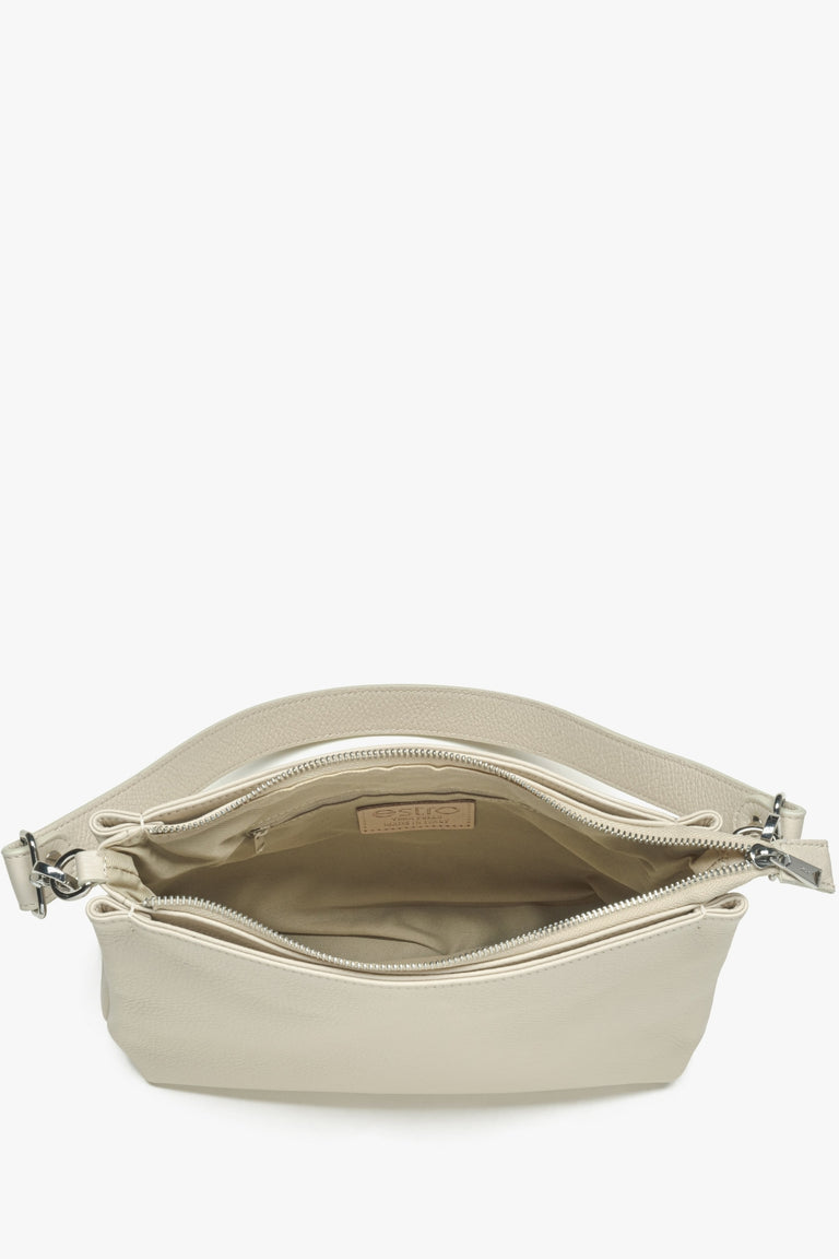 Leather, cream beige Estro women's crossbody bag with a zipper.