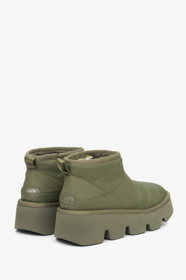 Lightweight women's khaki winter snow boots with genuine fur by Estro - close-up on the back and side of the boot.