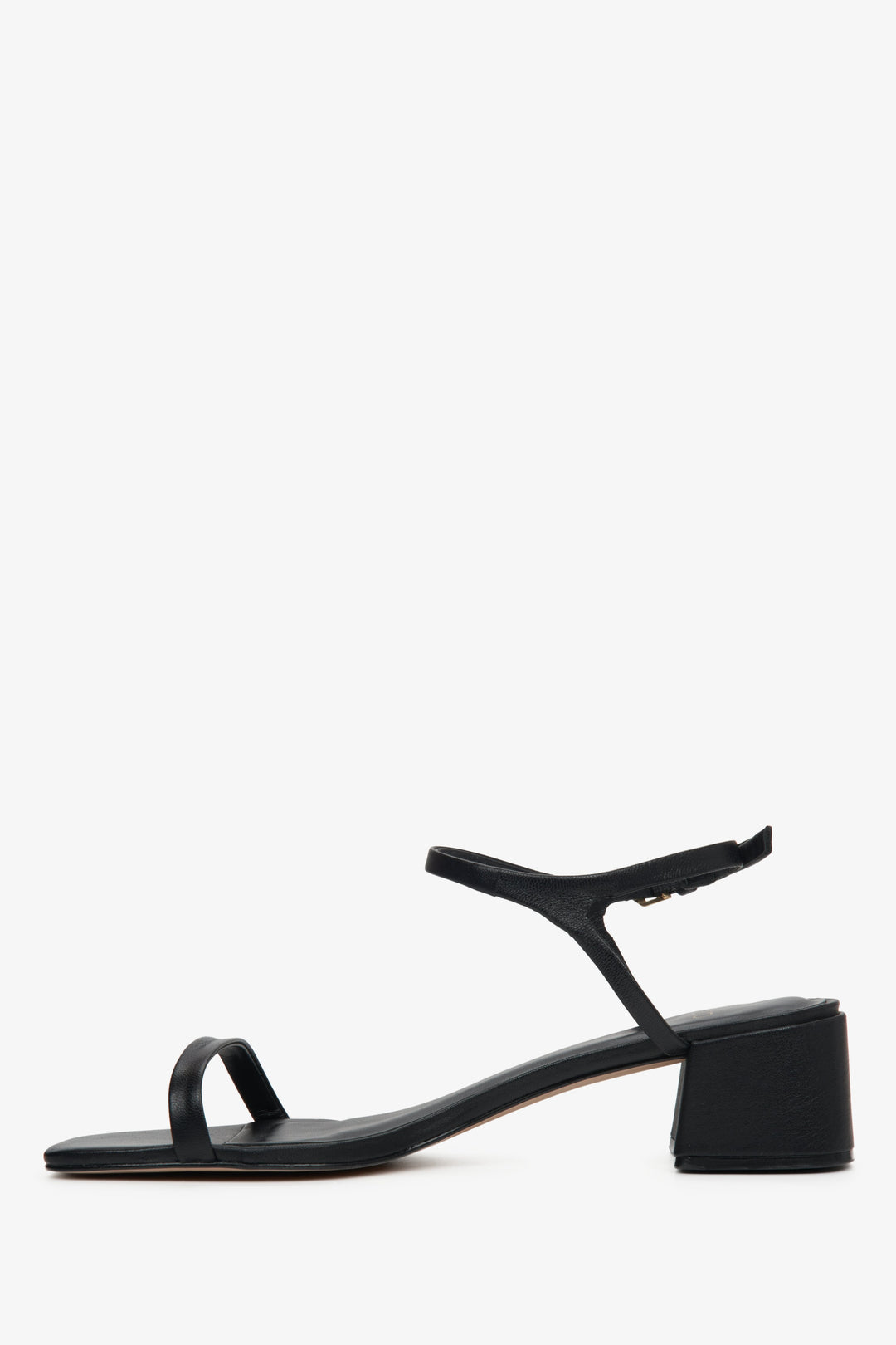 Comfortable women's low-heeled sandals made of genuine black leather by Estro - shoe profile.