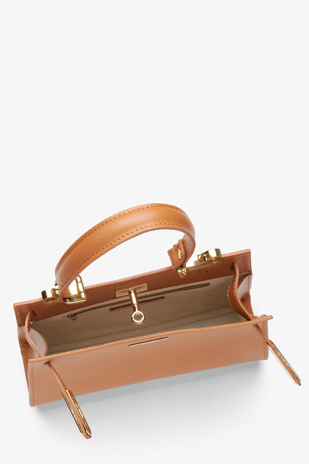 Brown satchel-style handbag made of Italian genuine leather, signed by Premium Estro - interior of the model.