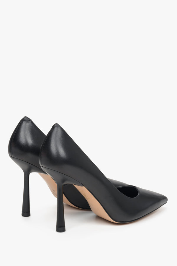 Estro black genuine leather high heel women's pumps - close-up of the heel.