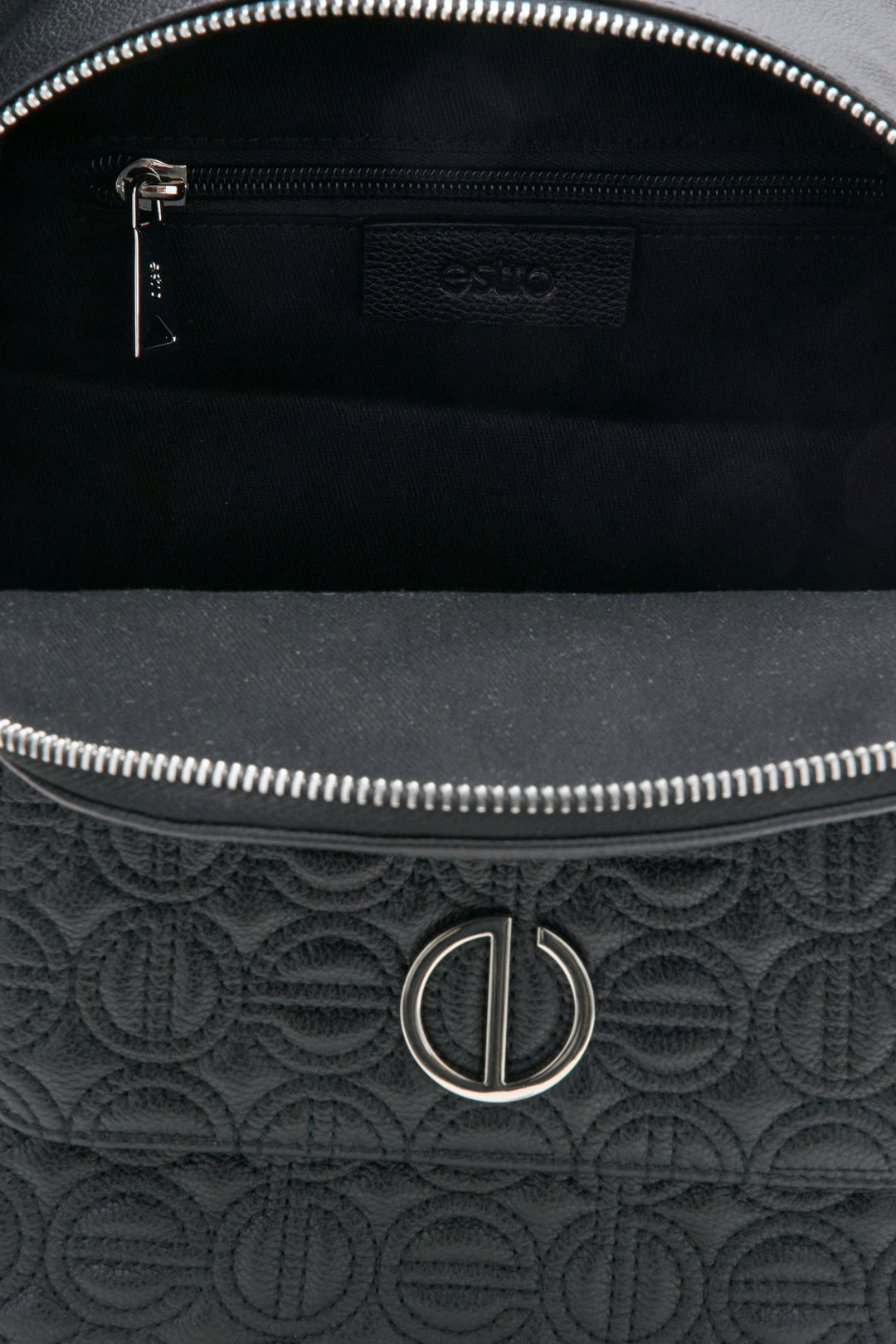 Black Estro women's backpack - close-up on the internal pocket.