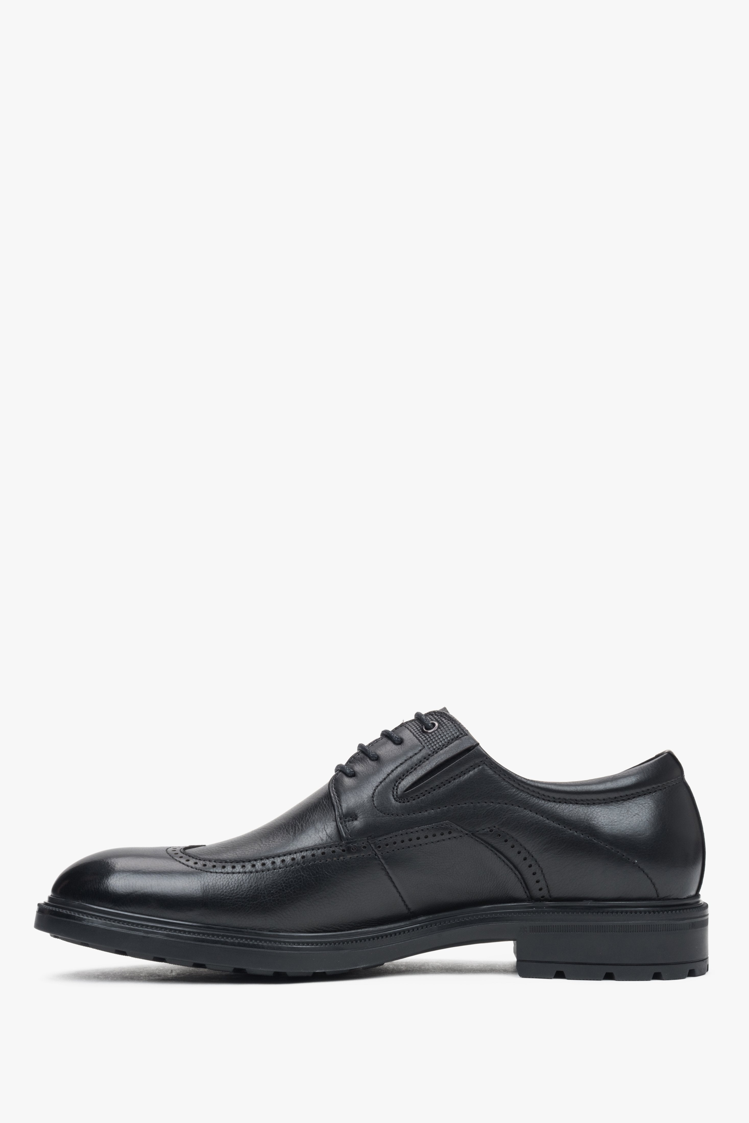 Estro black men's Oxford shoes made of natural leather.