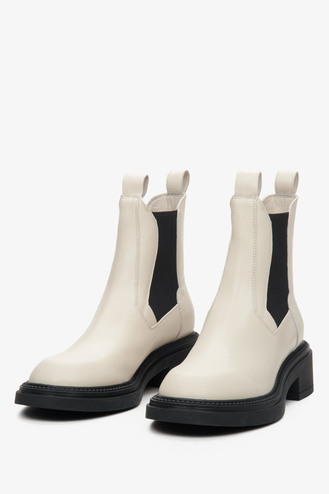 Comfy women's beige and black leather Chelsea boots.