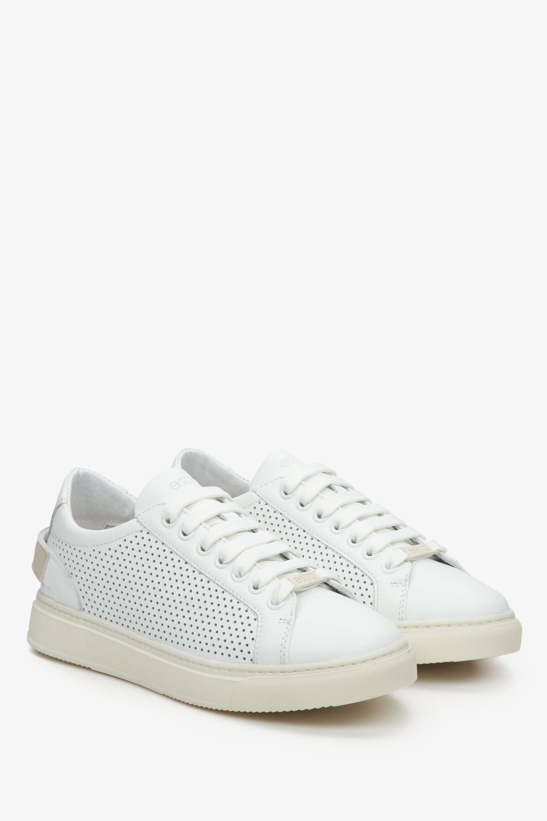 Women's white leather Estro sneakers with perforation for fall/spring.