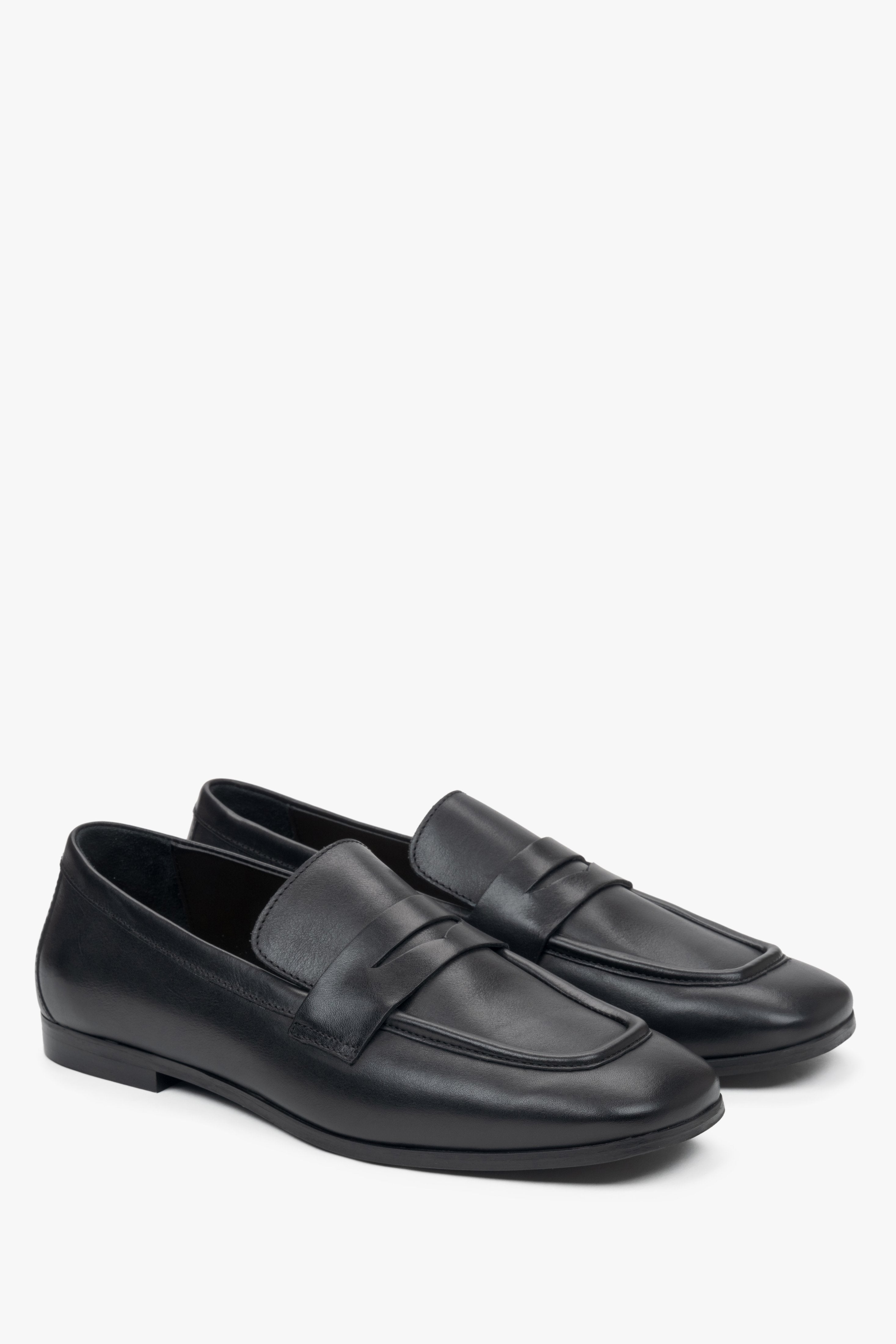 Leather loafers for women by Estro.