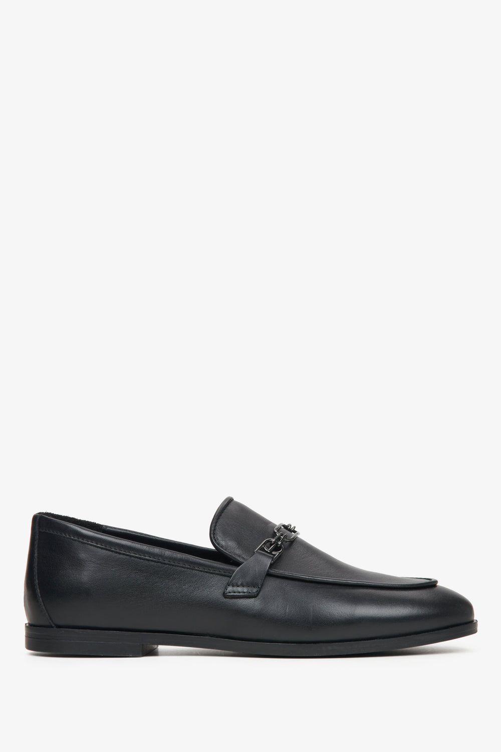 Women's Black Loafers made of Genuine Leather with a Chain Estro ER00115616.