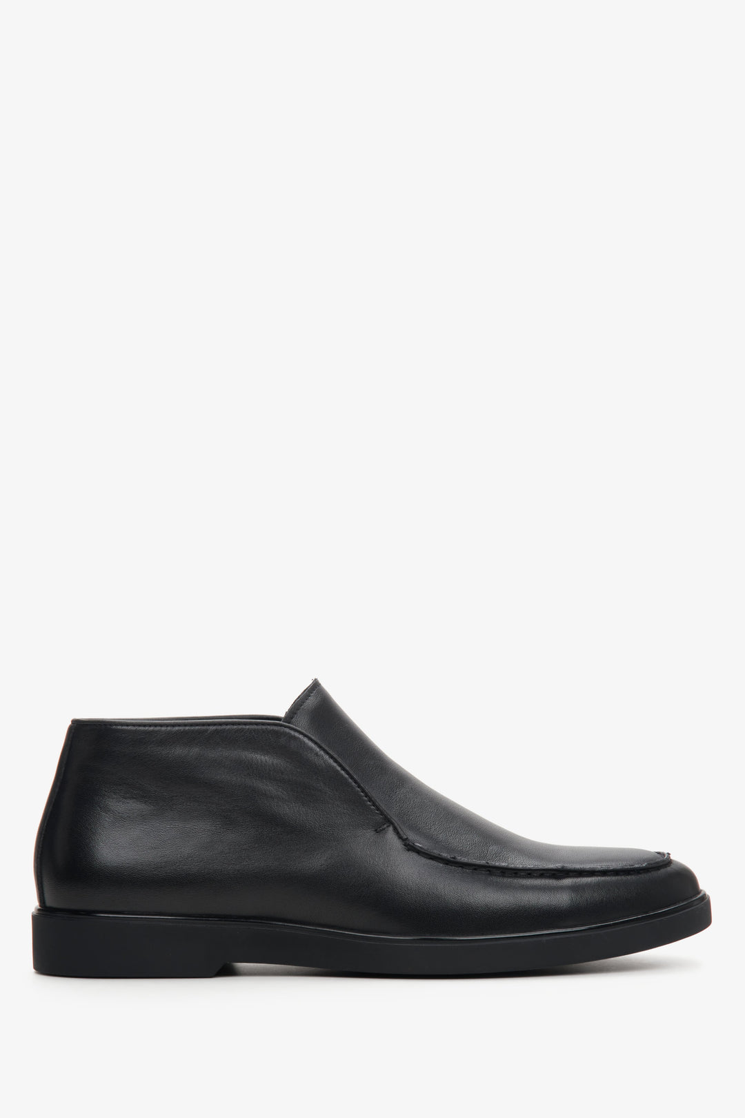 Men's black ankle boots made of genuine leather by Estro - shoe profile.