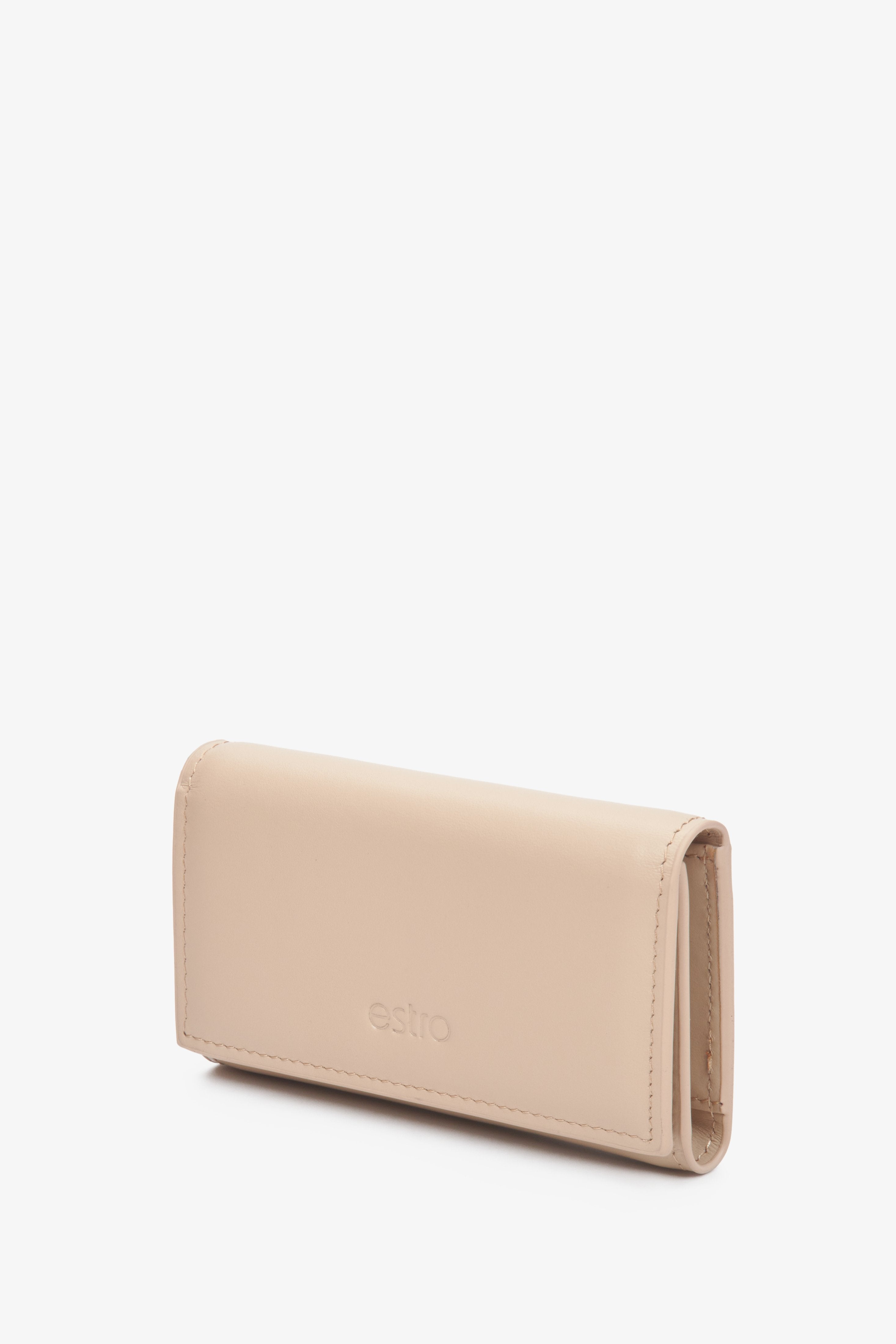 Estro light beige leather key case.