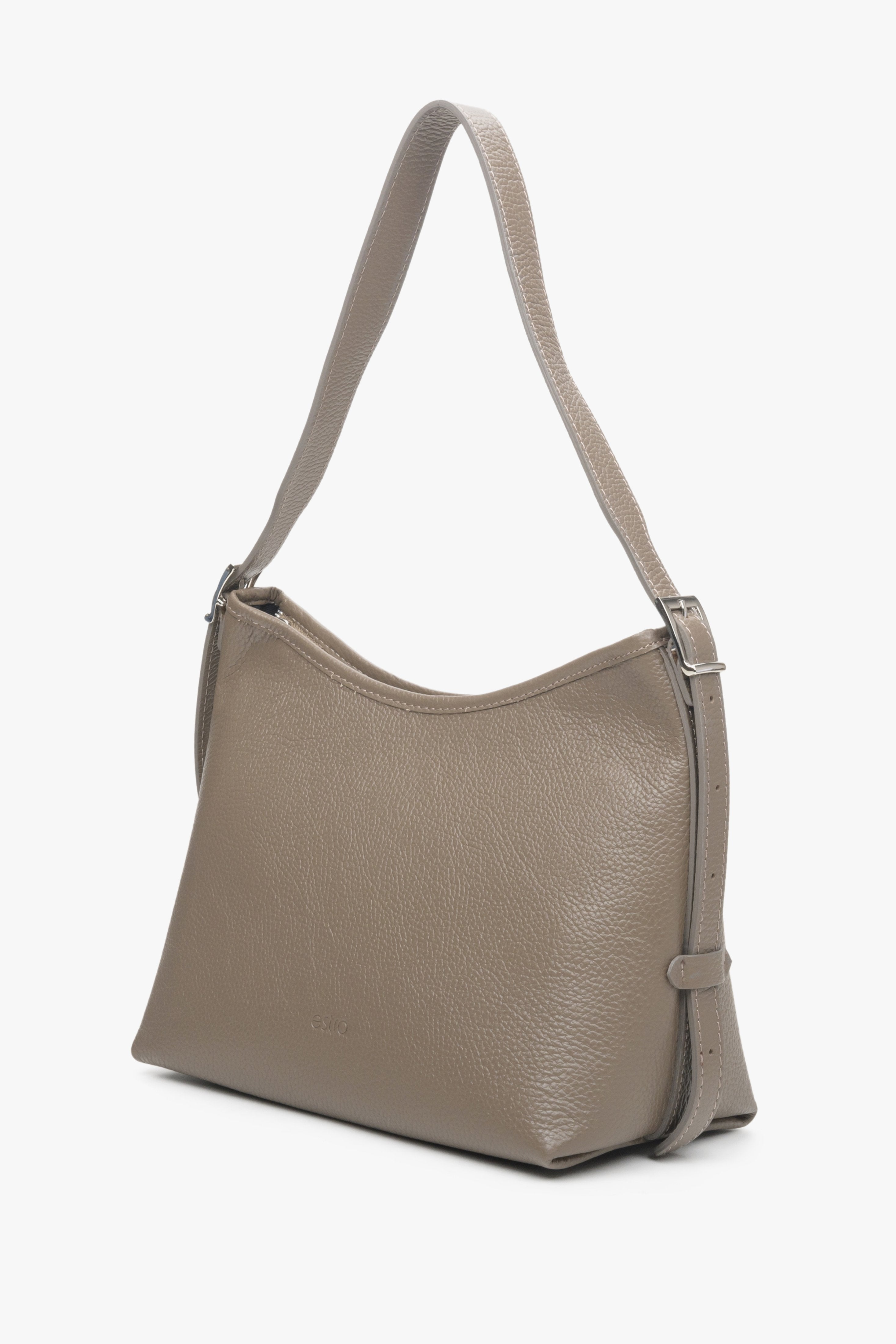 Brown shoulder bag made of genuine leather by Estro.