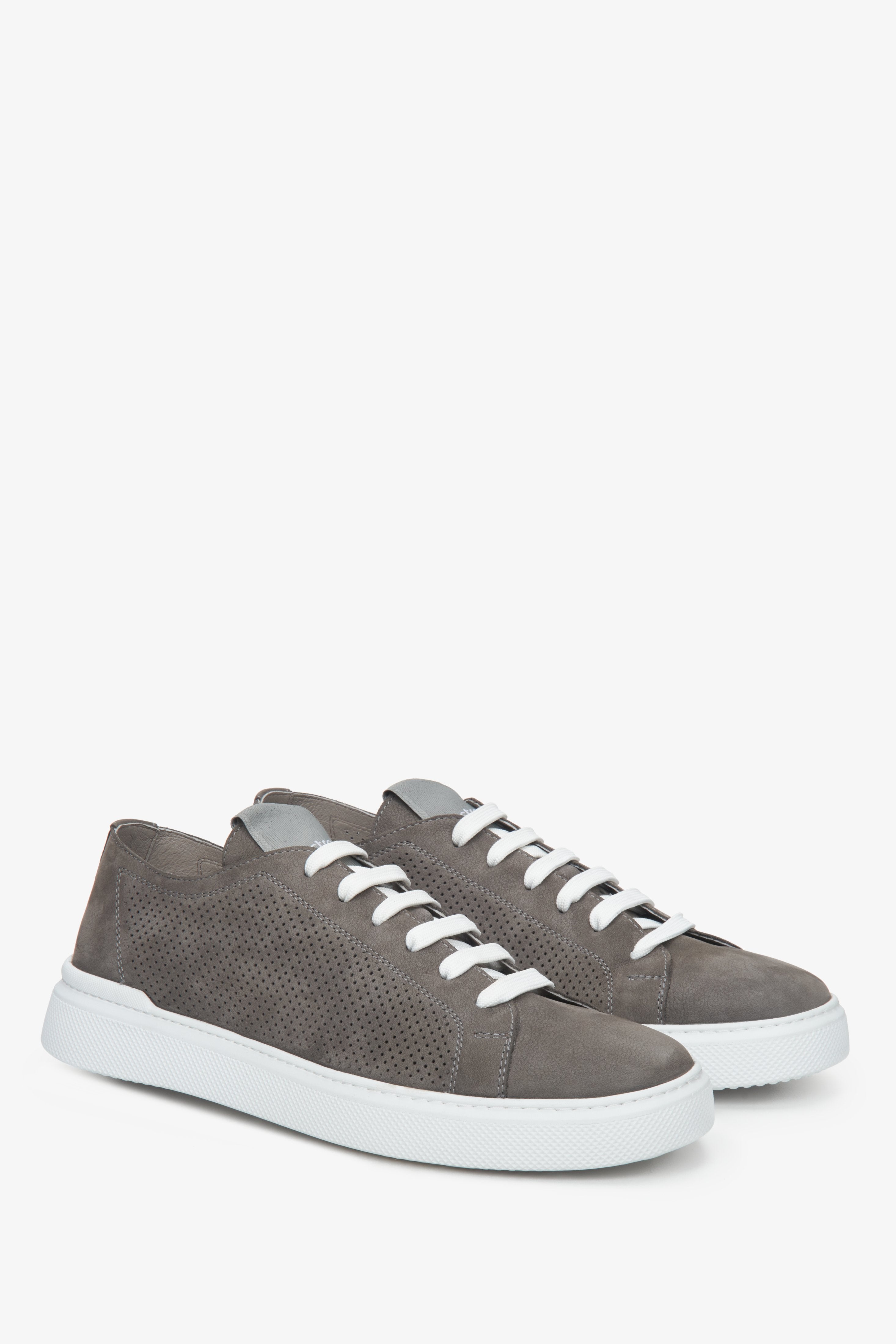 Men's natural leather sneakers for summer on a dubber, white sole with white laces.