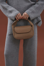 Women's Small Brown Handbag made of Genuine Leather Estro ER00114348.