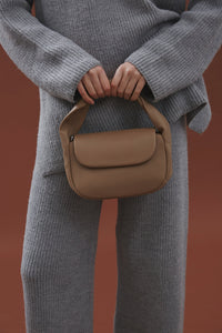 Women's Small Brown Handbag made of Genuine Leather Estro ER00114348.