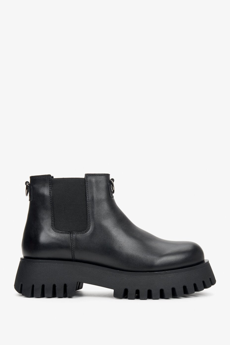 Women's Low Ankle Boots in Black made of Genuine Leather Estro ER00111030.