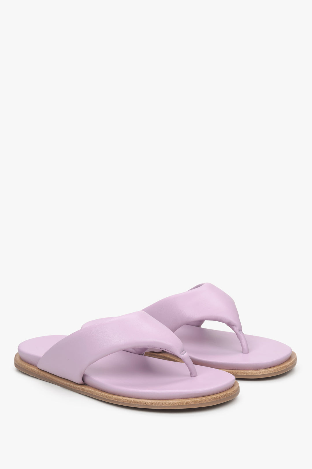 Women's lilac slide sandals.