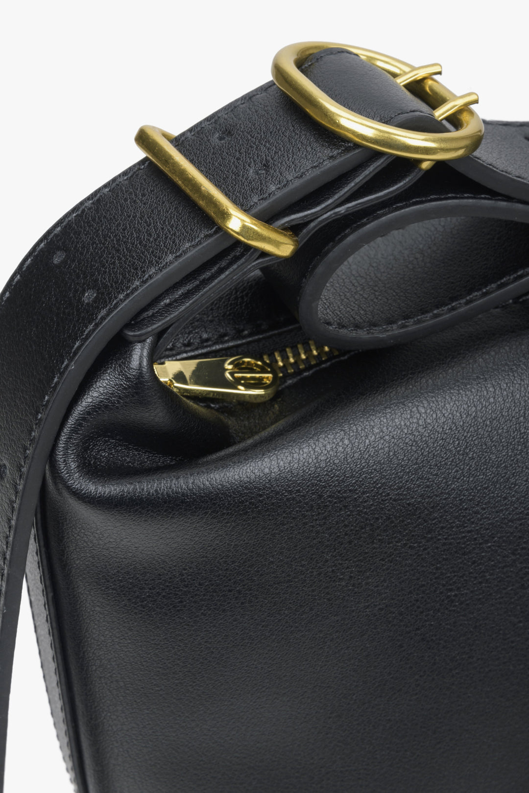 Leather women's bucket-style bag in black colour.