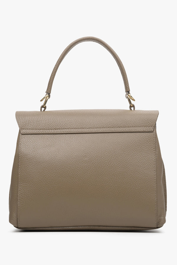 Women's leather brown handbag by Estro in a boxy style - reverse side.