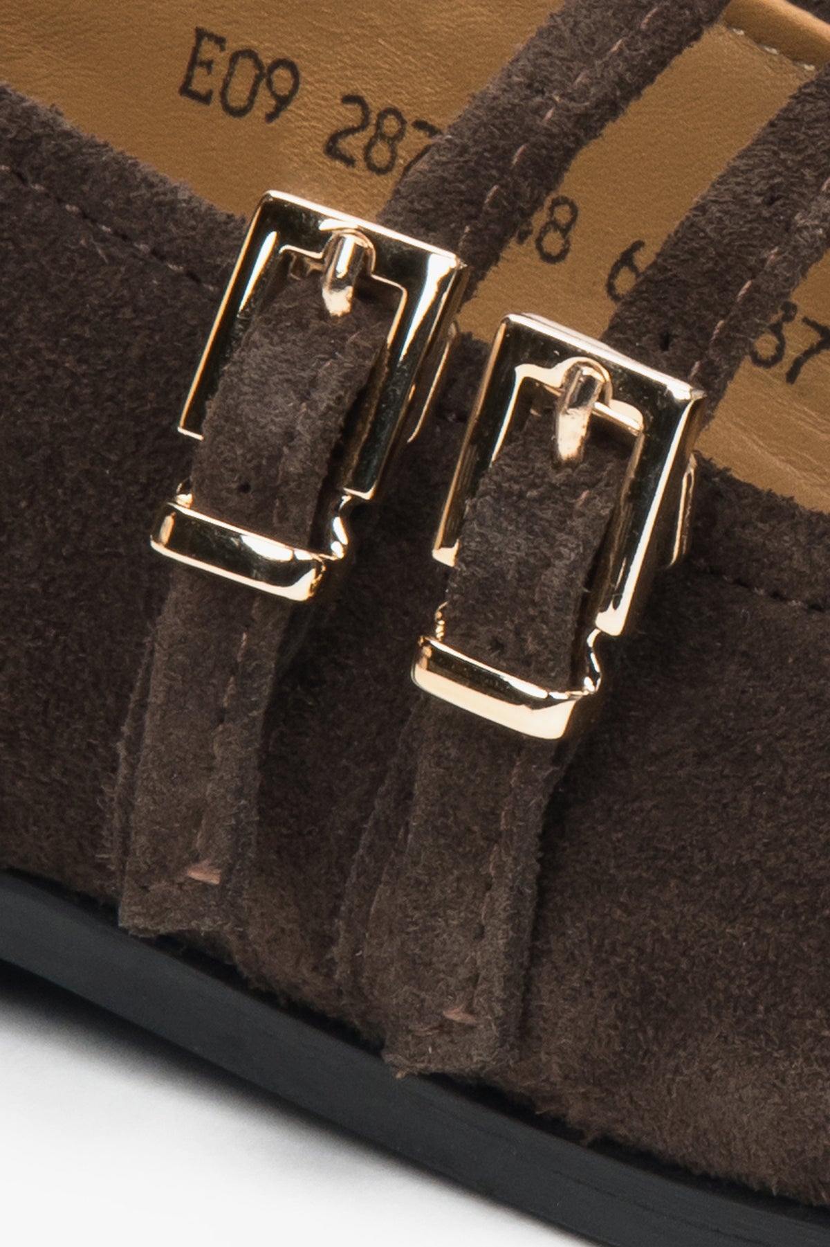 Dark brown ballet flats made of premium Italian genuine velour by Estro – close-up of the details.