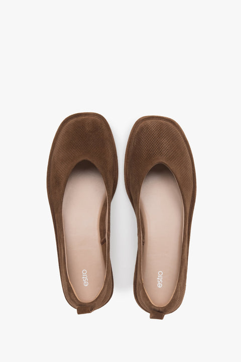 Soft women's ballet flats made of perforated genuine velour in a brown shade by Estro – top view presentation.