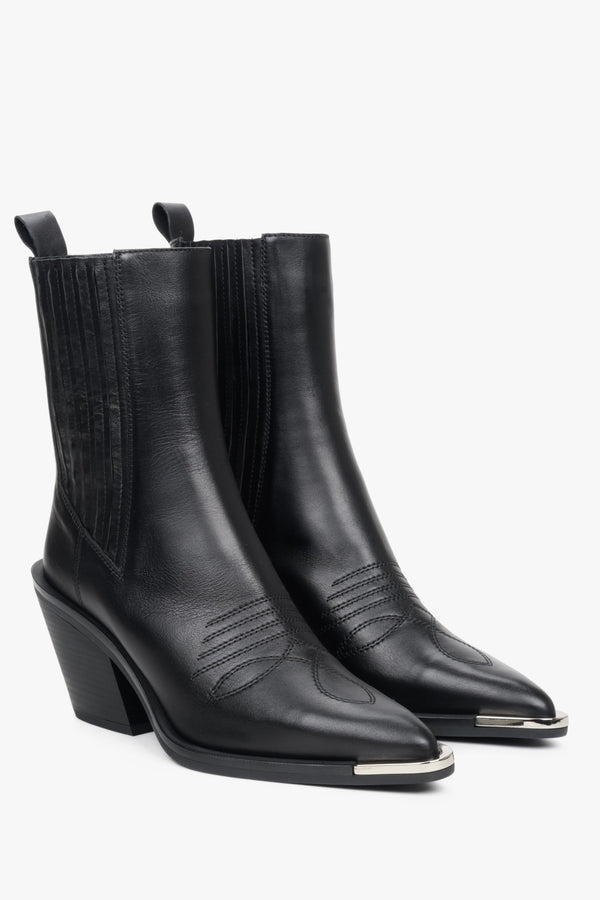 Estro elevated women's black cowboy boots made of Italian genuine leather.