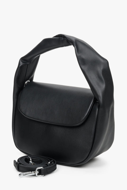 Women's small handbag in black made of genuine leather by Estro - presentation of the set.