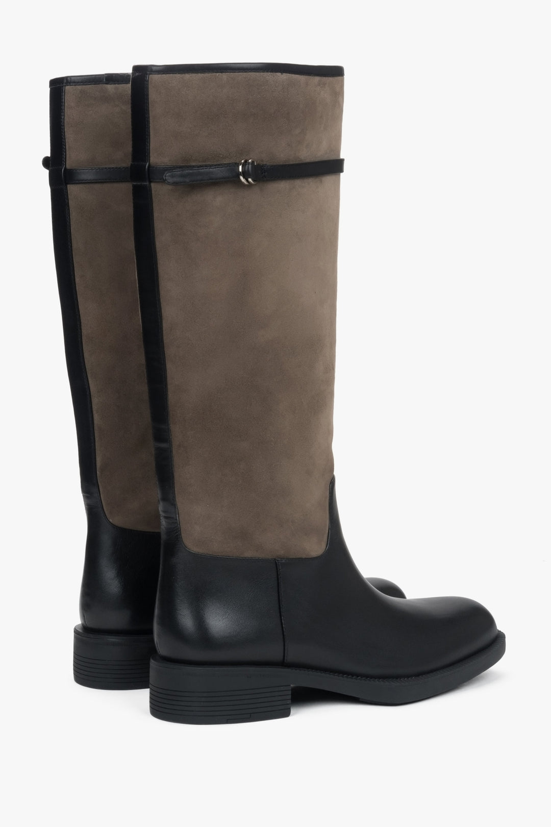 Women's boots from Estro, combining beige and black with natural leather and velour.