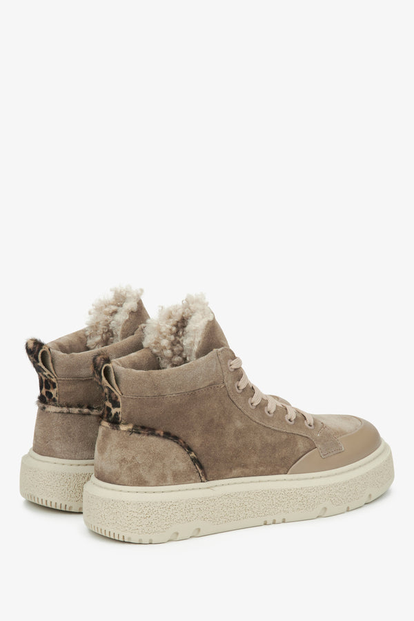 Beige high-top winter sneakers for women - close-up of the heel and side line.