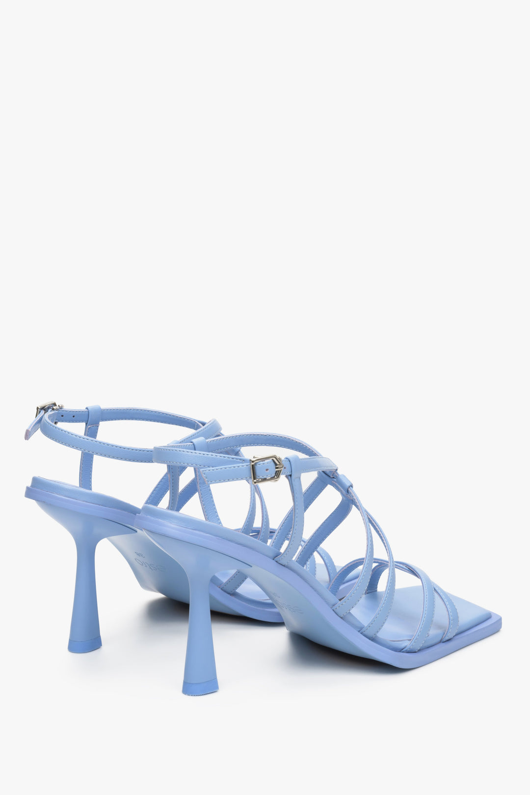 Women's heeled strappy sandals in light blue, Estro brand - a close-up on a funnel heel.
