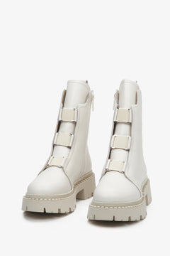 Estro women's light beige ankle boots with soft uppers - close-up on the front of the boots.