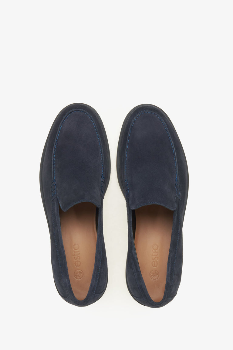 Dark blue velour men's moccasins Estro - top view of the model.