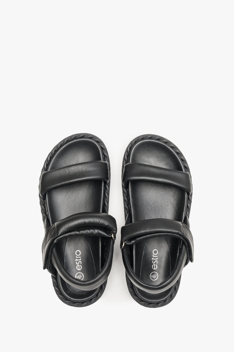 Estro women's black leather sandals - presentation of the footwear from above.