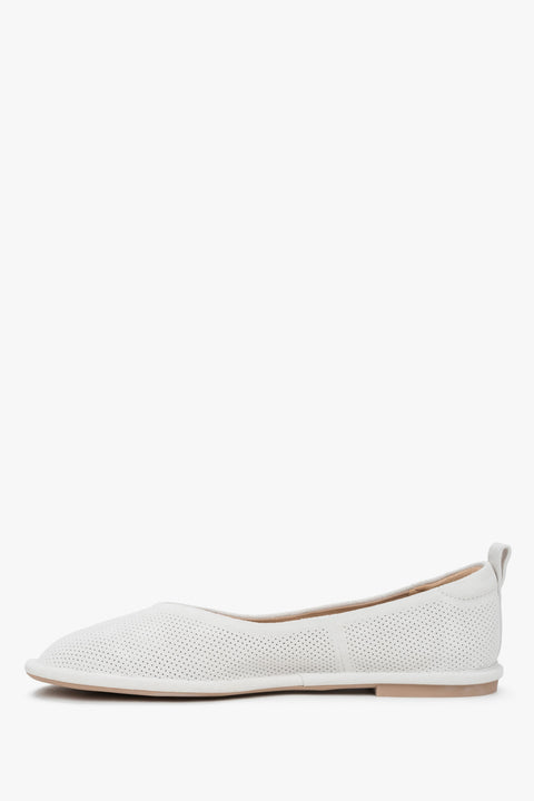Women's white ballet flats by Estro, made of genuine perforated velour – side profile of the shoe.
