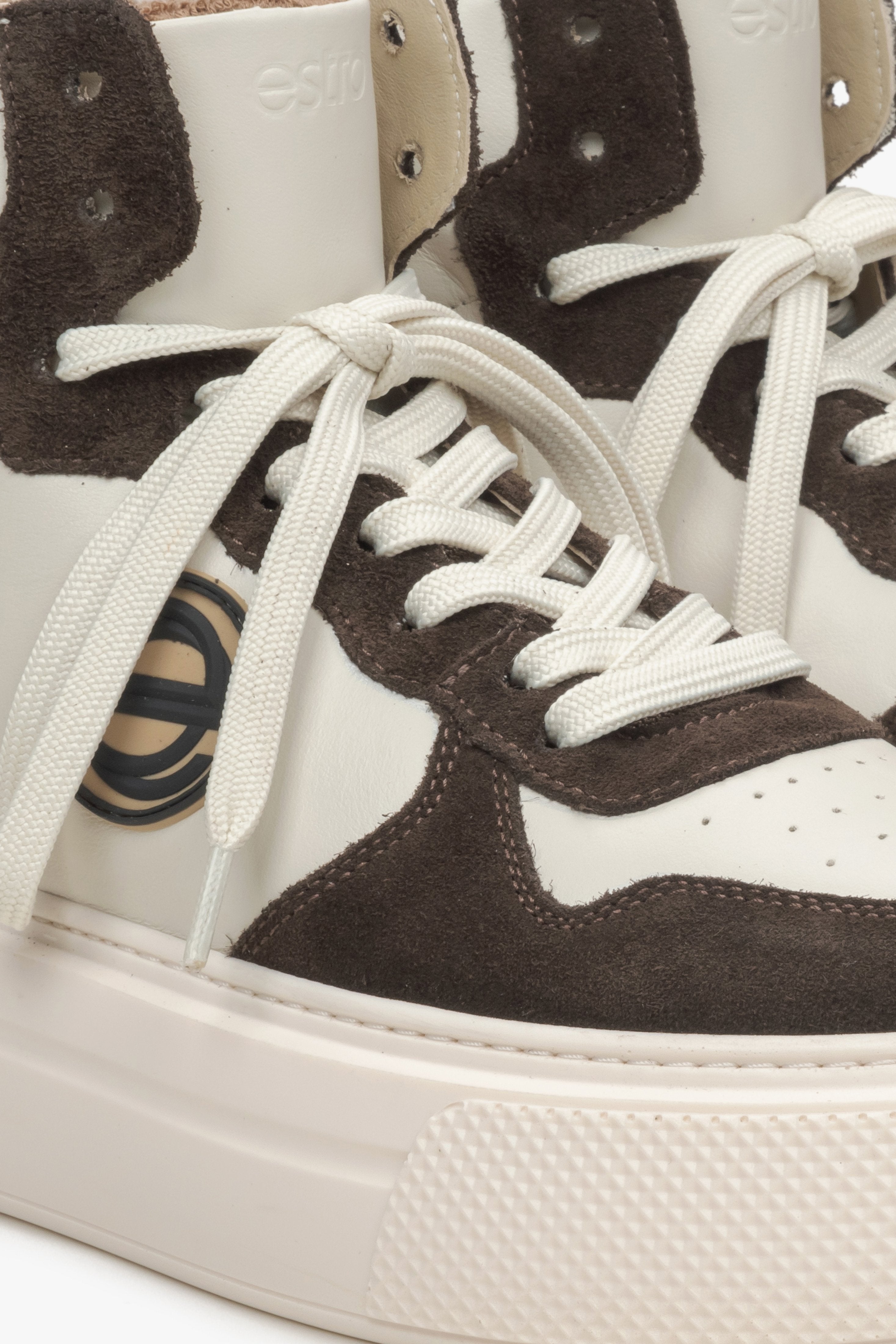 Women's beige-brown leather sneakers Estro - close-up on details.