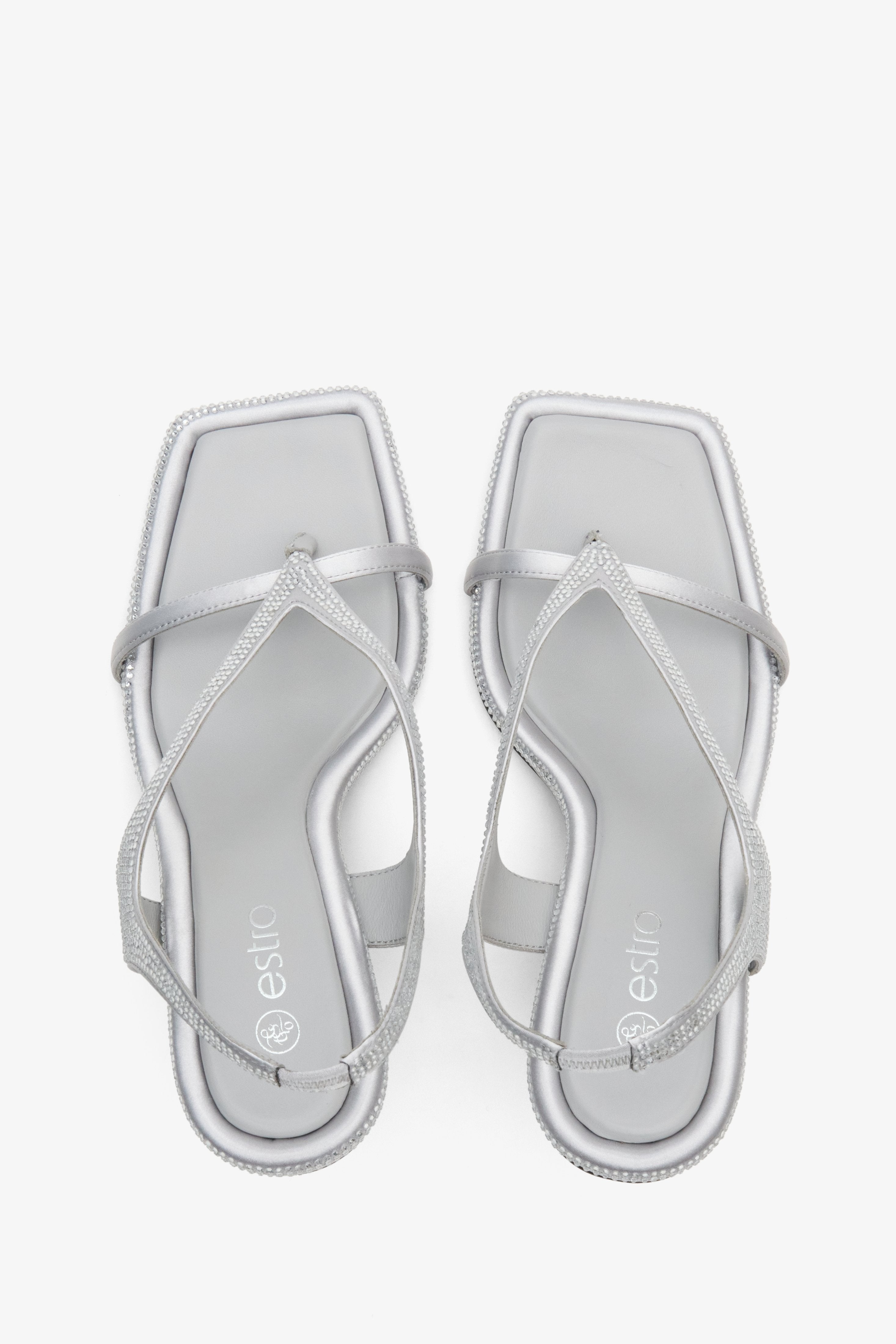 Women's heeled sandals in silver with diamonds Estro - presentation from above.