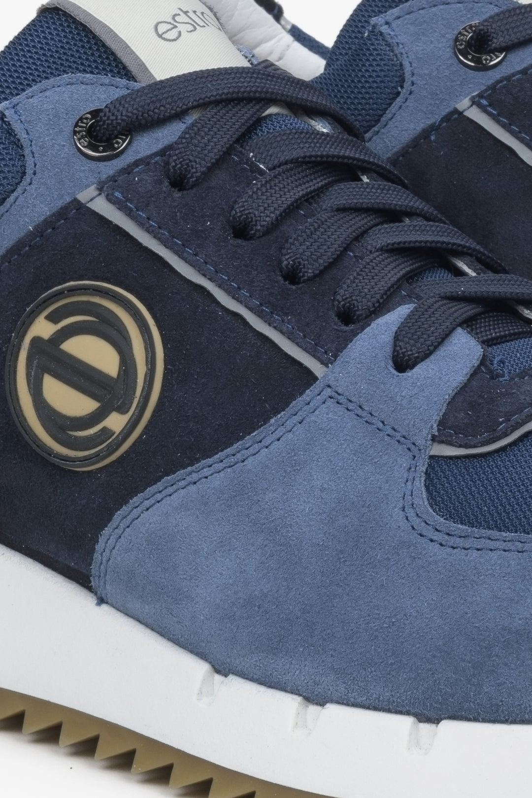 Estro men's black and blue sneakers - close-up on details.