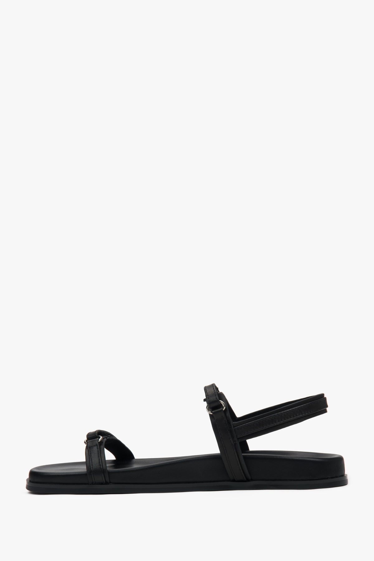 Black Estro women's sandals with thin straps and soft lining, perfect for summer.