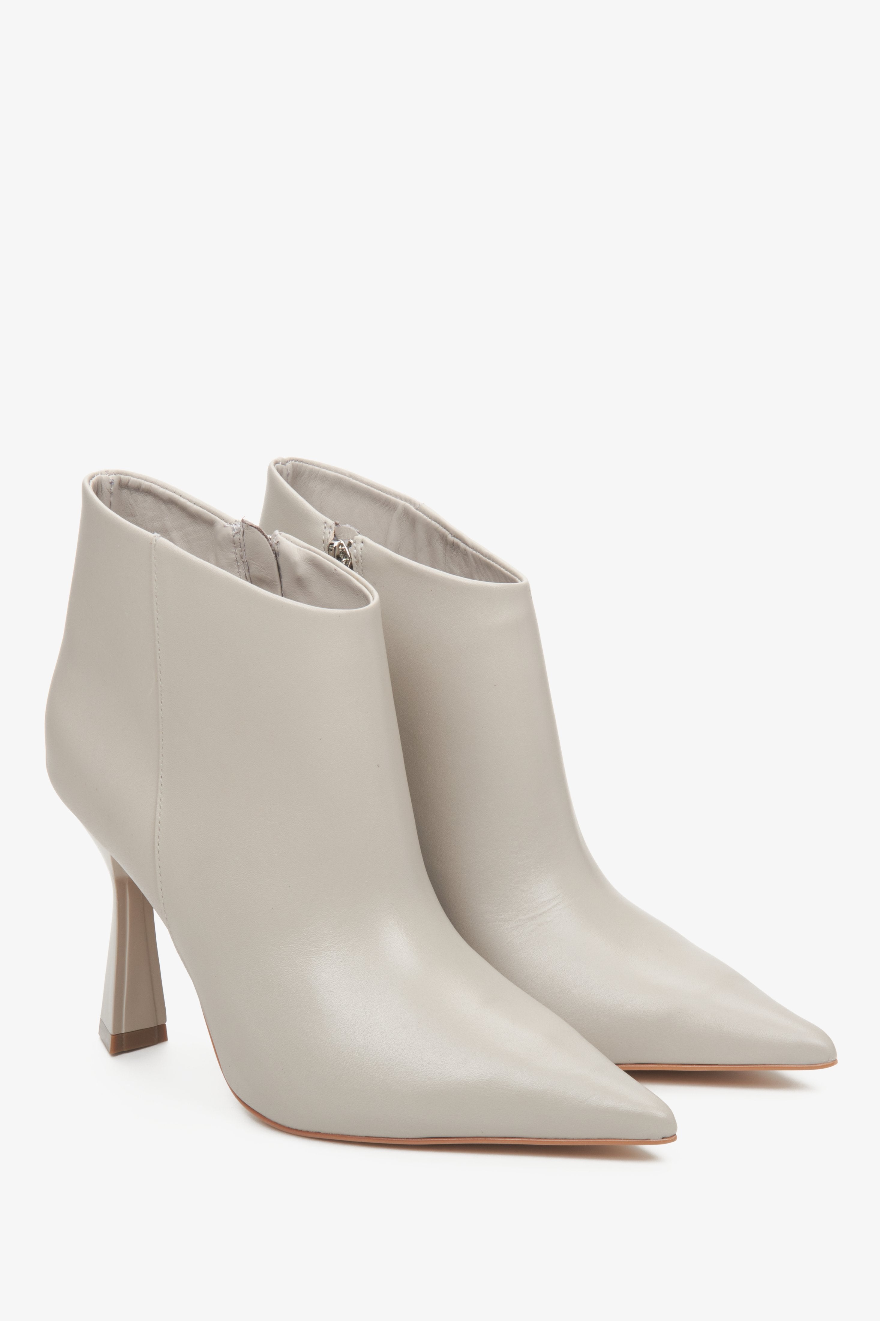 Women's light grey leather  ankle boots by Estro with a heel.