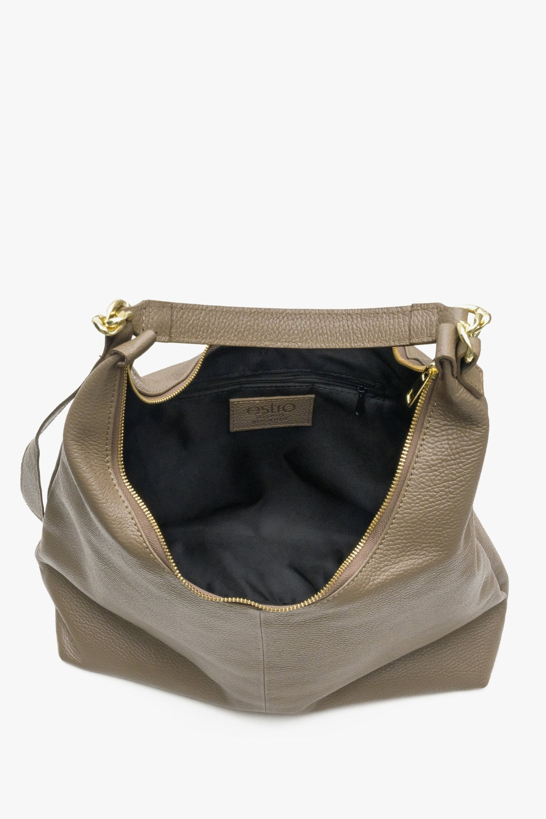 Women's beige shopper made of genuine leather by Estro - close-up of the interior design.