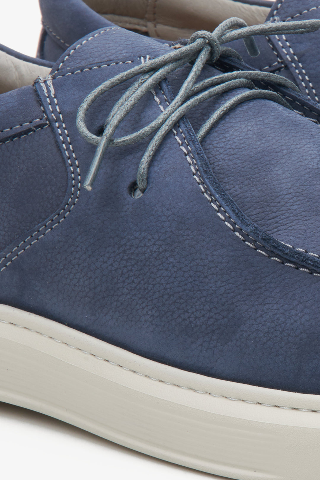Estro blue  velour men's loafers - close-up on the details.