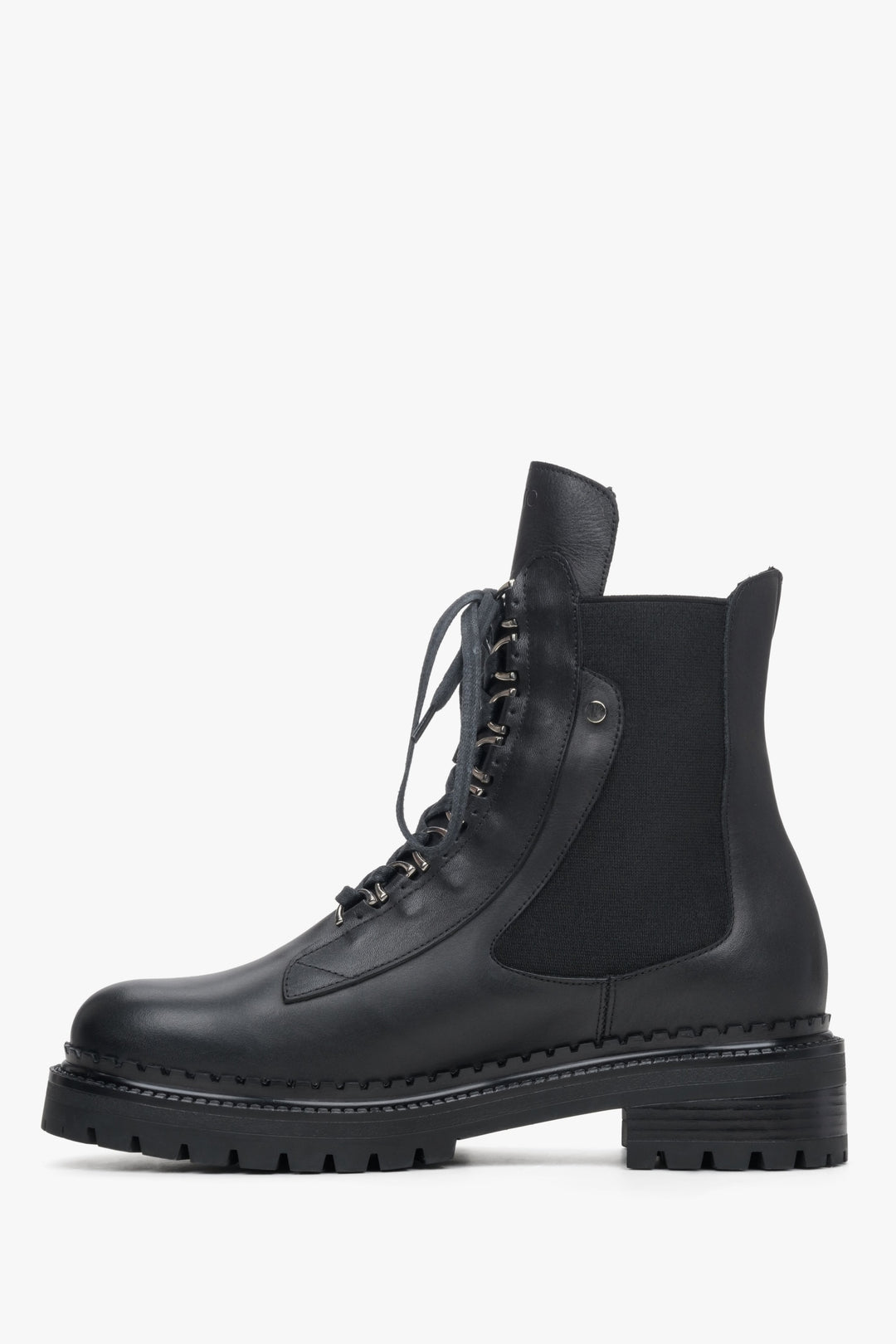 Women's lace-up ankle boots in black Estro - shoe profile.