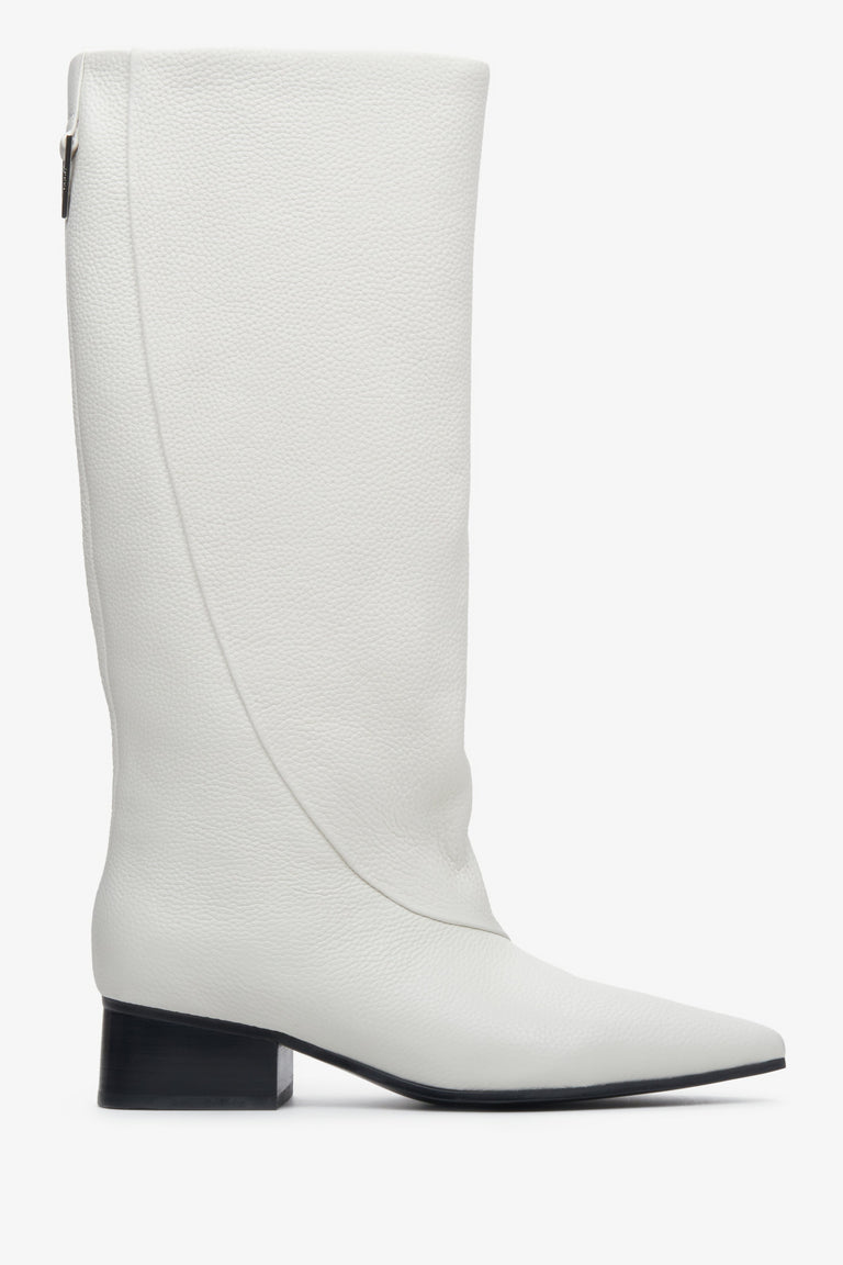 Women's white Estro leather boots - shoe profile.